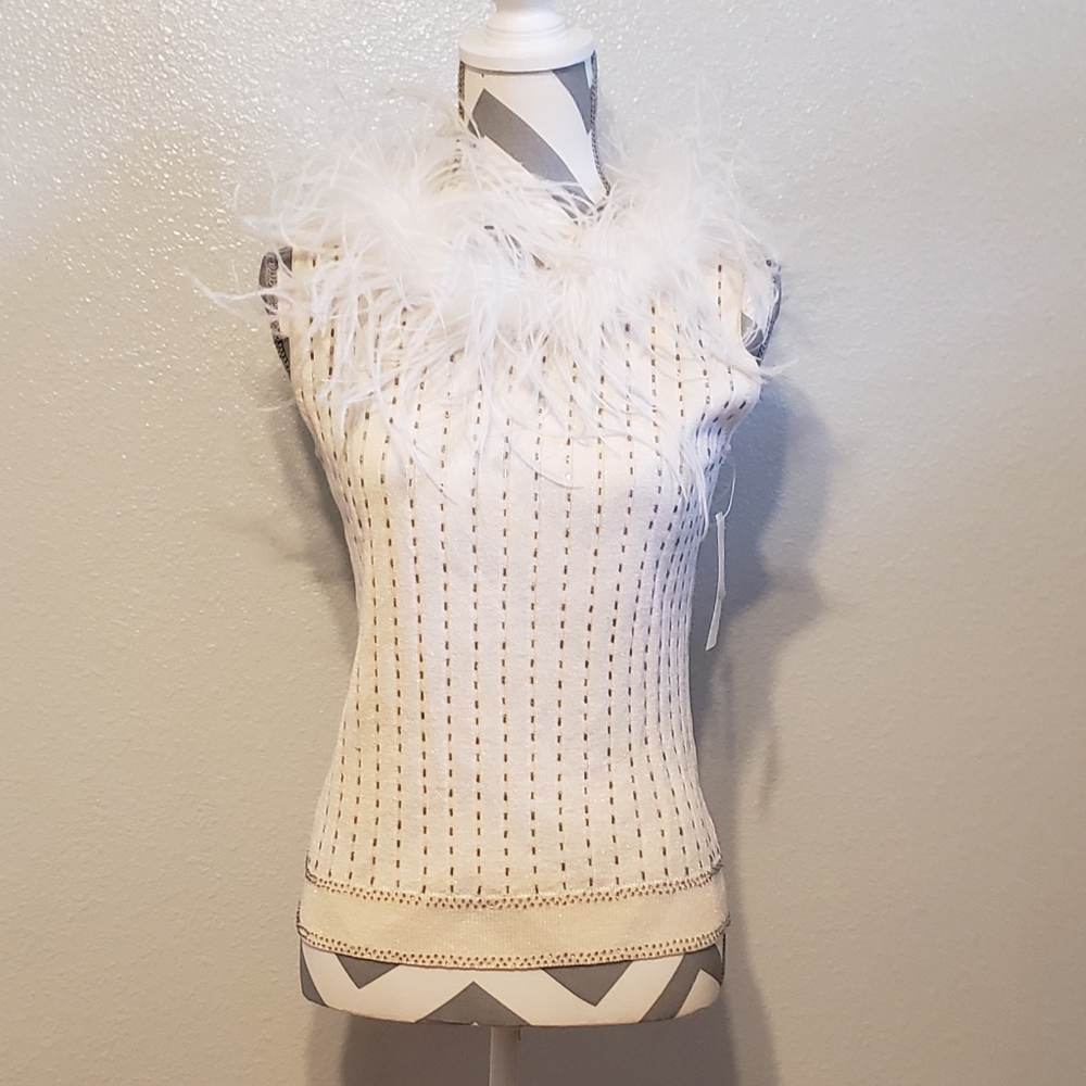 CHOICE TOP WITH REMOVABLE FETHER NECK TRIM SIZE L OFF WHITE COLOR